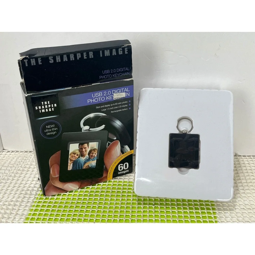 The Sharper Image USB 2.0 Digital Photo Keychain Black 1.5 Inch LCD-OpenBox NEW